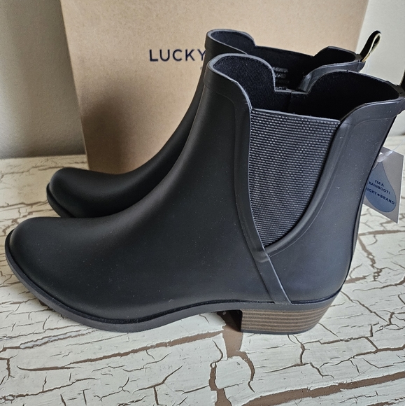 NEW Lucky Brand 9 Rubber Boots Black - Picture 3 of 6